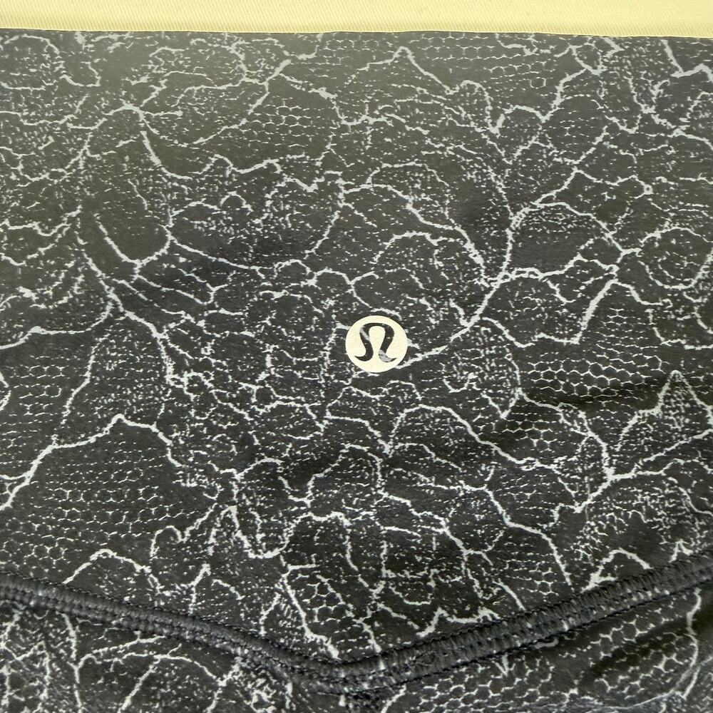 Lululemon Align Pant II 25 inch inseam Lacescape Dark Cast Black size 4 EUC - Picture 8 of 8